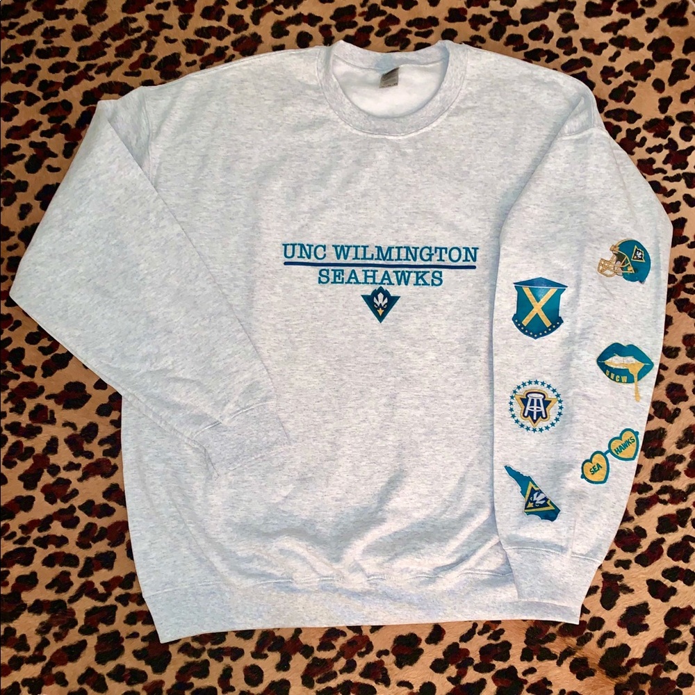 CUSTOM COLLEGE CREWNECKS! - Picture 2 of 8